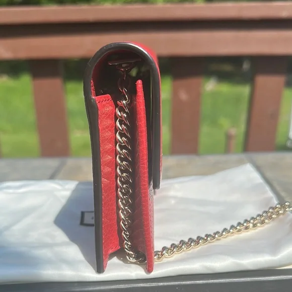 Gucci Crossbody Interlocking with Chain Strap - Picture 6 of 10